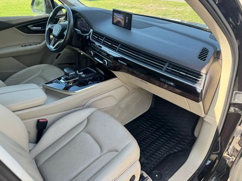 Used 2018 Audi Q7 3.0T Prestige w/ Prestige Package AWD/4WD image 32