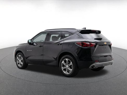 Used 2025 Chevrolet Blazer LT FWD image 6