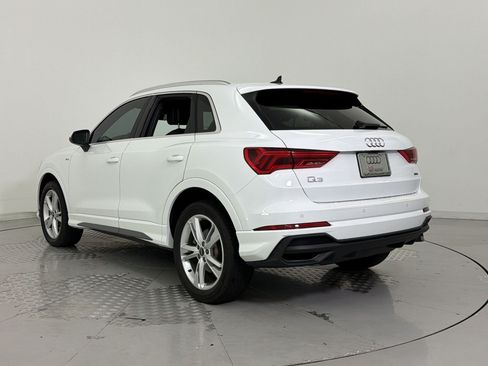 Used 2024 Audi Q3 2.0T Premium w/ Convenience Package AWD/4WD image 3