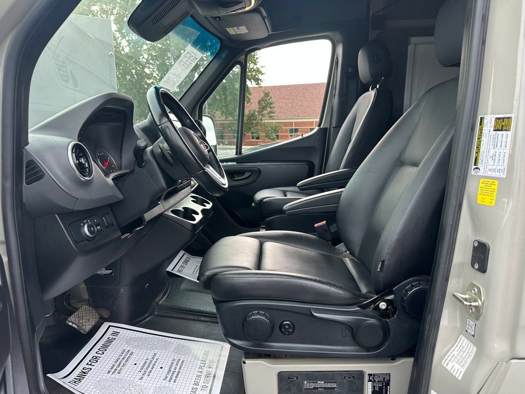 Used 2020 Mercedes-Benz Sprinter 2500 w/ Premium Plus Package image 20
