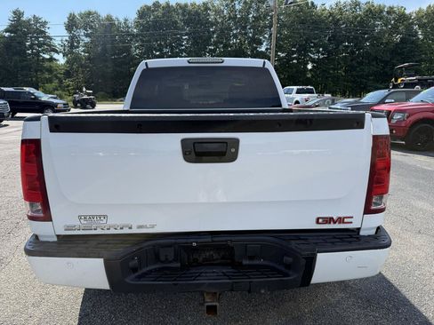 Used 2013 GMC Sierra 1500 SLT w/ SLT Convenience Package AWD/4WD image 8