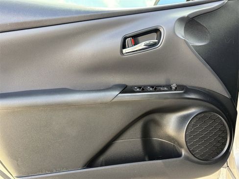 Used 2018 Toyota Prius Four image 10