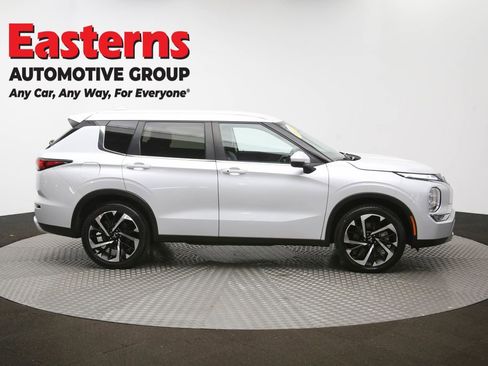 Used 2024 Mitsubishi Outlander SE image 46