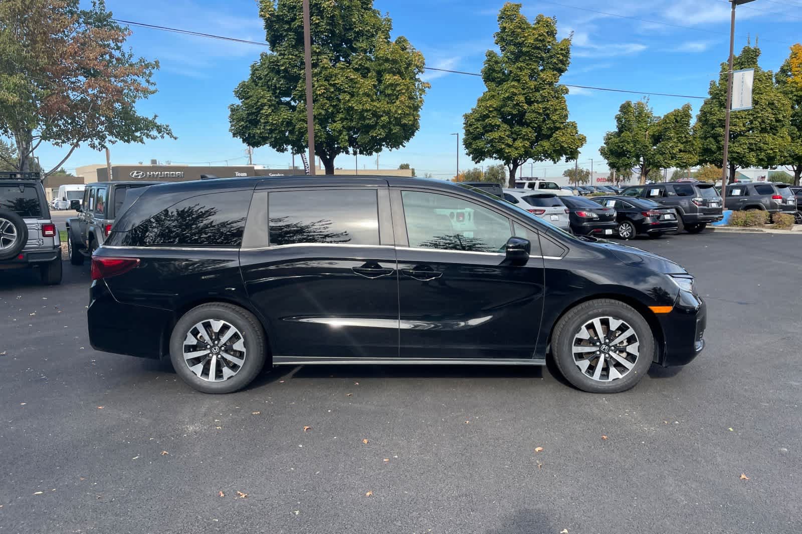 Used 2025 Honda Odyssey EX-L image 6