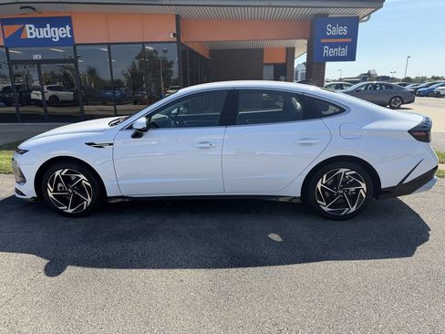 Used 2026 Hyundai Sonata SEL FWD image 2