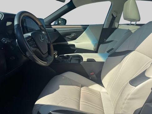 Used 2024 Lexus ES 300h w/ Luxury Package FWD image 20