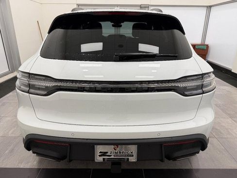 New 2026 Porsche Macan image 6