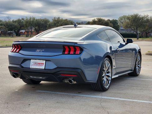 Used 2024 Ford Mustang GT Premium image 6