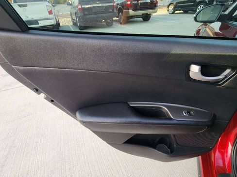 Used 2020 Kia Optima S FWD image 18