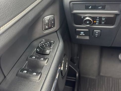Used 2023 Ford Expedition XLT RWD image 25