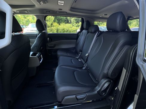 New 2026 Kia Carnival SX FWD image 33