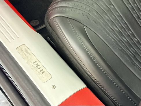 Used 2021 Aston Martin DB11 Coupe RWD image 22