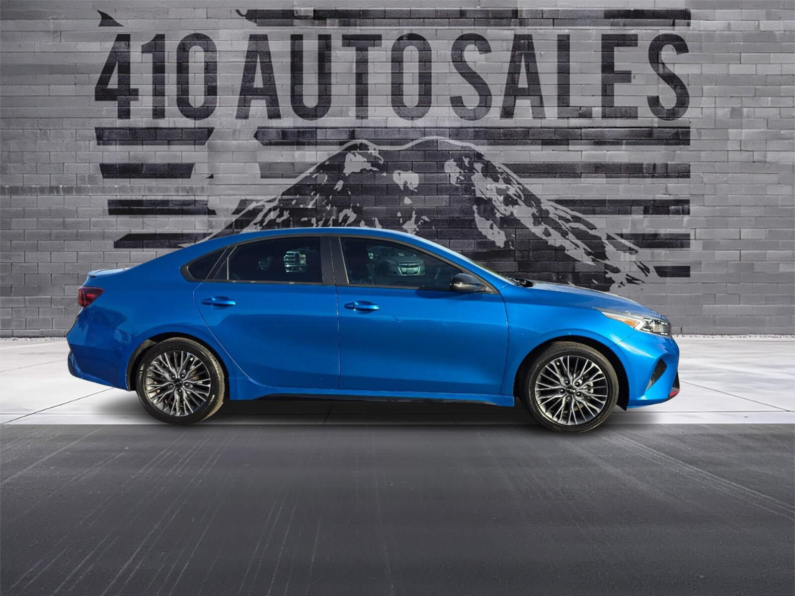 Used 2022 Kia Forte GT-Line FWD image 2
