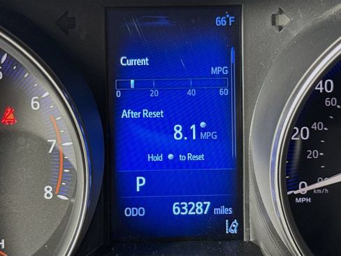 Used 2018 Toyota C-HR XLE FWD image 25