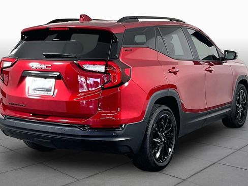 Used 2024 GMC Terrain SLE w/ Driver Convenience Package FWD image 13