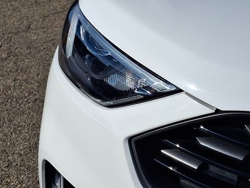 Certified 2022 Ford Edge SEL w/ Sport Appearance Package image 9