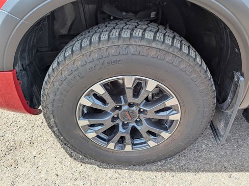 Used 2021 Nissan Titan PRO-4X w/ Pro-4x Convenience Package image 8