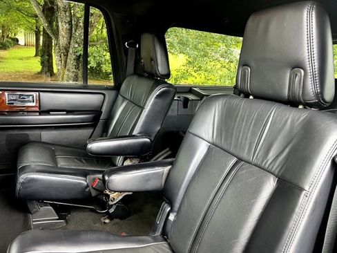 Used 2017 Lincoln Navigator L Select image 20