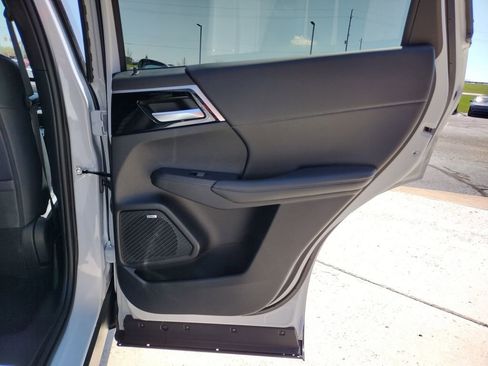 New 2026 Mitsubishi Outlander LE AWD/4WD image 31