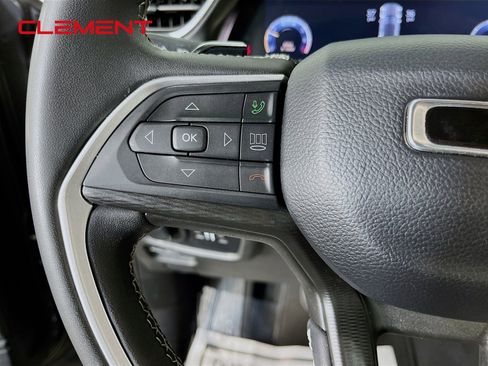 Used 2023 Jeep Grand Cherokee Laredo RWD image 15