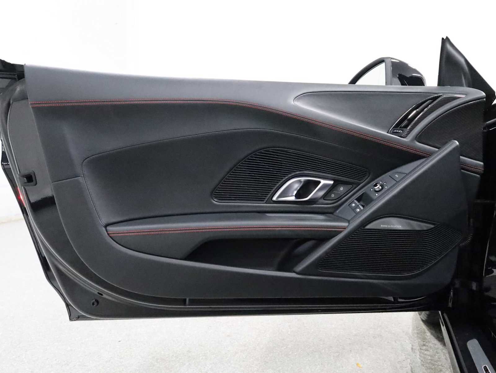 Used 2017 Audi R8 V10 w/ Carbon Exterior Package AWD/4WD image 16