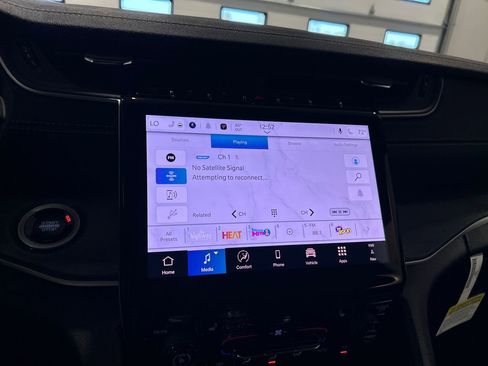 New 2025 Jeep Grand Cherokee Limited image 22