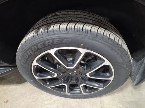 Used 2021 Chevrolet Suburban RST w/ Rear Media and Nav Package image 10