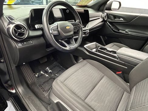 Used 2025 Chevrolet Equinox LT w/ Safety and Technology Package FWD image 15