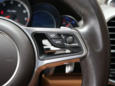 Used 2017 Porsche Cayenne Turbo AWD image 55