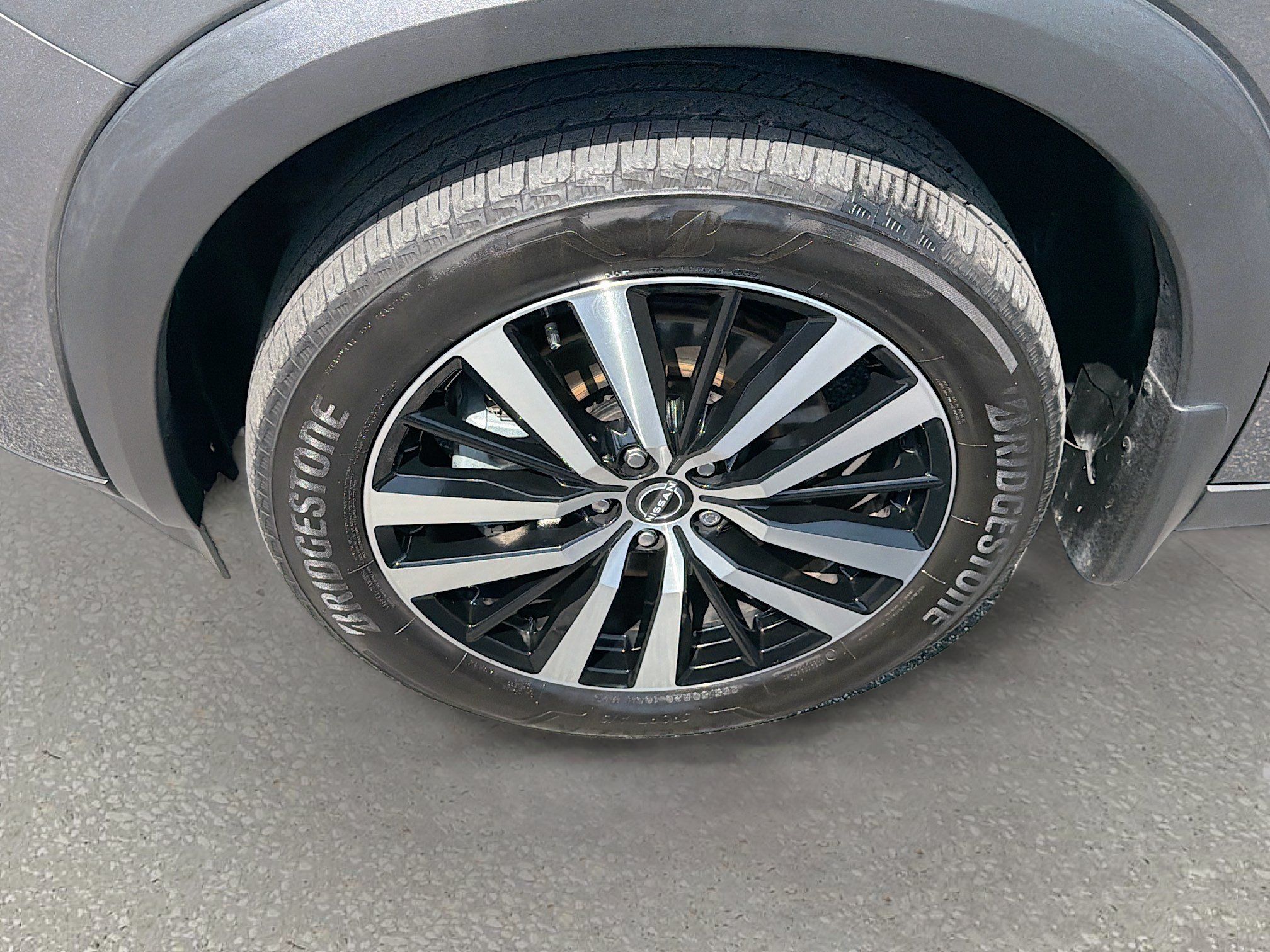 Used 2024 Nissan Pathfinder Platinum w/ Cargo Package FWD image 33