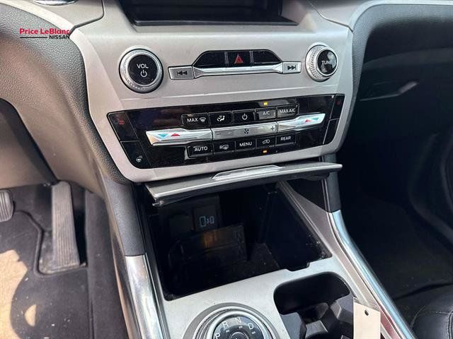 Used 2024 Ford Explorer XLT w/ Equipment Group 202A RWD image 26