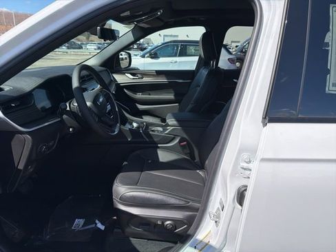 New 2026 Jeep Grand Cherokee Limited AWD/4WD image 14