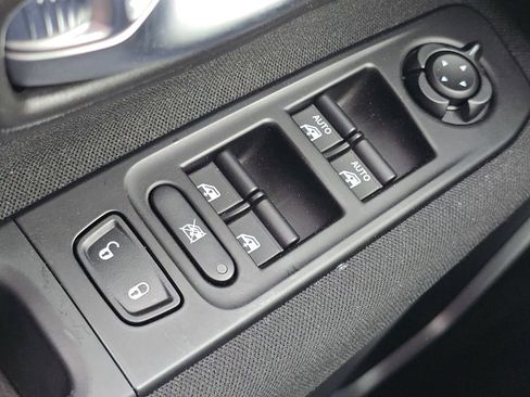 Used 2021 Jeep Renegade Sport image 23