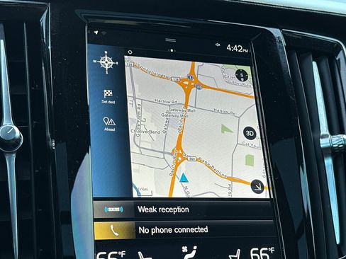 Used 2020 Volvo S90 T8 Inscription w/ Advanced Package image 21