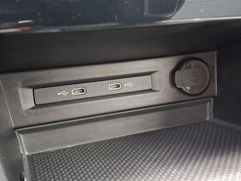 Certified 2025 Volkswagen Taos S AWD/4WD image 23