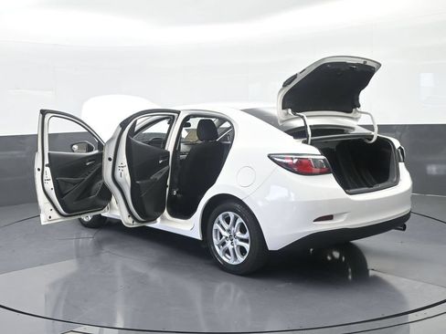 Used 2017 Toyota Yaris iA FWD image 77