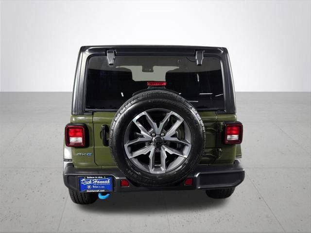 Certified 2024 Jeep Wrangler Unlimited AWD/4WD image 8