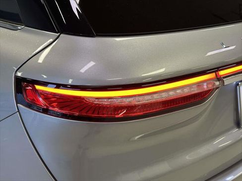 Used 2022 Lincoln Corsair Standard w/ Equipment Group 101A image 8