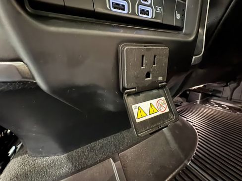 Used 2021 RAM 1500 Laramie image 52