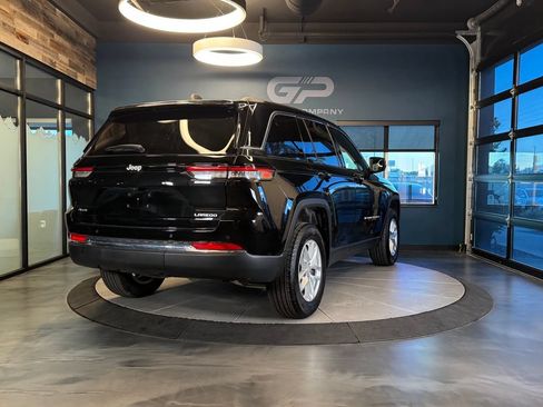 Used 2025 Jeep Grand Cherokee Laredo X w/ Luxury Tech Group I AWD/4WD image 3