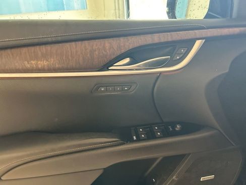 Used 2018 Cadillac XTS Luxury image 2