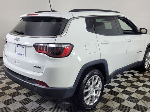 Used 2024 Jeep Compass Latitude image 7