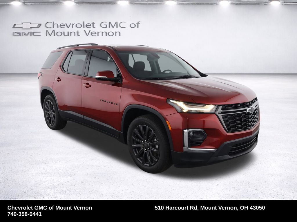 Used 2022 Chevrolet Traverse RS FWD image 2