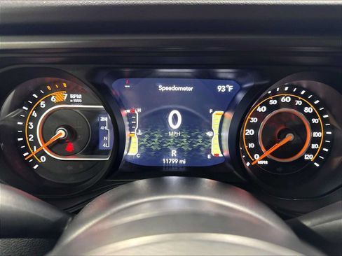 Used 2024 Jeep Wrangler Unlimited Rubicon w/ Convenience Group AWD/4WD image 23