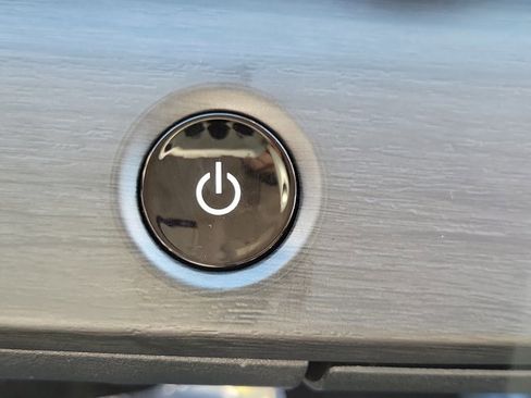 Used 2023 Nissan Ariya AWD image 29