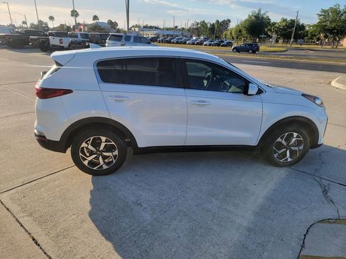Used 2022 Kia Sportage LX FWD image 6