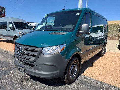 Used 2025 Mercedes-Benz Sprinter 2500 image 7