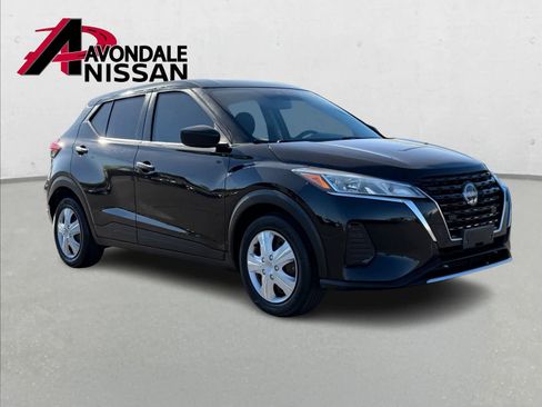 Used 2022 Nissan Kicks S image 9