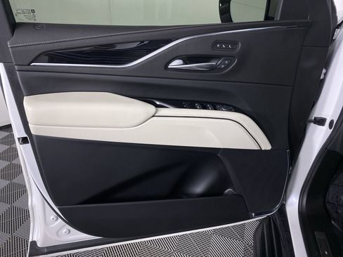 Certified 2022 Cadillac Escalade Sport w/ Touring Package image 13