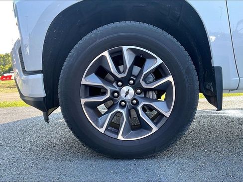 Used 2021 Chevrolet Silverado 1500 RST AWD/4WD image 2